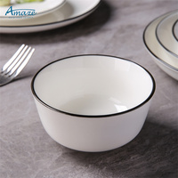 Vaisselle en porcelaine crème en gros, service de table en céramique blanche, compatible lave-vaisselle, vaisselle personnalisée pour la maison avec bordure noire