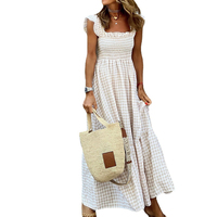 Robe d'été à col carré sans manches, corsage froncé, robe maxi à volants, imprimé à carreaux, robe décontractée à volants, robe smockée pour femmes