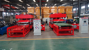 Machine à fabriquer des carreaux en caoutchouc / Presse de <span class=keywords><strong>vulcanisation</strong></span> pour sols en caoutchouc avec dispositif d'éjection entièrement automatique - Product Image 4