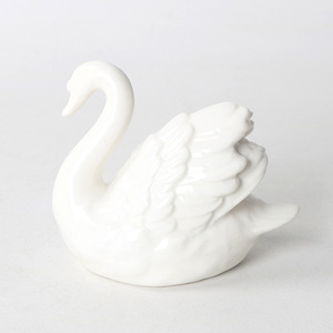 Prix usine personnalisé moderne minimaliste noir et blanc céramique artisanat cygne ornements décoration Figurine - Product Image 4
