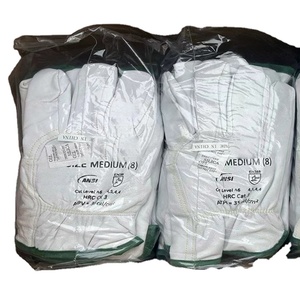 Guantes de conductor de cuero de grano de cerdo de alta calidad que funcionan con pulgar trapezoidal y espalda elástica fruncida - Product Image 1