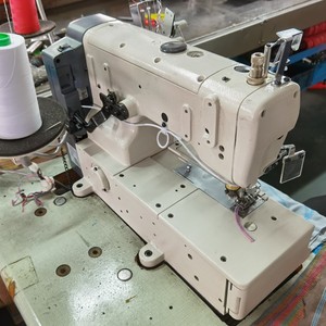 BT-858D Interlock Flatlock Sewing Machine Industrial Triple Needle 5 Thread Flat Industrial Automatic <b>Led</b> Light Work - Product Image 4