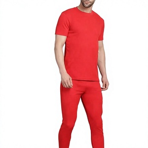 Achetez maintenant : Ensemble de survêtement 2 pièces rouge pour homme – T-shirt à manches courtes col rond et pantalon long uni – Tenue décontractée - Product Image 4