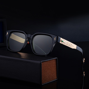 Lunettes de soleil carrées de luxe pour hommes, monture noire, verres PC UV400, monture en plastique et métal, emballage en boîte ZS-98394 - Product Image 2