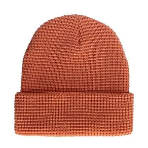 Benutzer definierte Unisex Acryl Waffel Skull ies Beanie Cap,Plain Dyed Leder Patch Logo Gestrickte Winter mütze Fisherman Beanie - Product Image 3