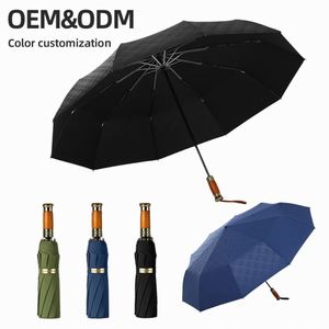 Parapluie publicitaire haut de gamme à dix baleines, avec poignée en bois massif et lettrage automatique - Product Image 2