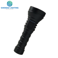 Lampe torche LED 4200lm personnalisée par une usine avec 44 ans d'expérience, portée de 219m, étanche IP54, rechargeable par USB, faisceau réglable, projecteur de camping