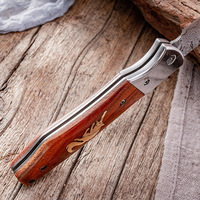 Couteau de chasse EDC compact pliant de 3 pouces avec manche en bois sculpté, en acier Damas et acier au carbone, écologique et ambidextre