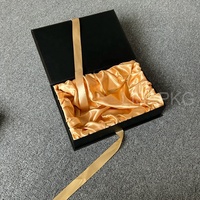 Emballage en papier mat avec logo personnalisé Boîte à perruques en cheveux noirs avec doublure en soie satinée dorée