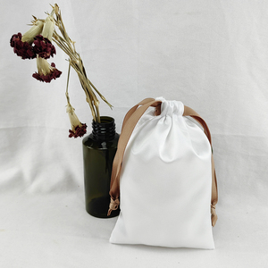 Bolsas de Terciopelo con Cordón, Blancas, de Lujo, con Logotipo Personalizado, Ecológicas, de Seda y Satén, para Joyería - Product Image 3