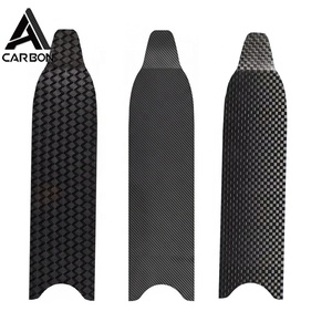 Pinne in Fibra di Carbonio a Rigidezza Media Morbida per Apnea, Surf, Immersione, Pesca Subacquea e Spearfishing - Pinne Lunghe - Product Image 1