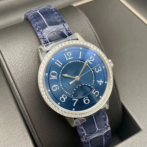 Montre de luxe pour femme, cadran bleu élégant, bracelet en or rose, chronographe de précision 22 mm, design étanche - Product Image 1
