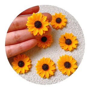 Cabujones de Resina Acrílica de Girasol de 24MM, Planos, Marrones, Florales, Pequeños, Kawaii, Adornos Sueltos para Proyectos DIY - Product Image 2