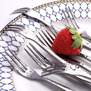 304 Stainless Steel Fruit <b>Fork</b> Thickened Three Pronged <b>Dessert</b> <b>Fork</b> For Cakes Mooncakes And <b>Desserts</b> Dishwasher Safe - Product Image 2