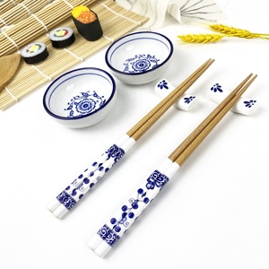 Kit para Hacer Sushi Japonés Fujiyama, Set de Regalo de 8 Piezas con Plato de Cerámica, Plato de Cerámica y Palillos de Madera Personalizados - Product Image 6
