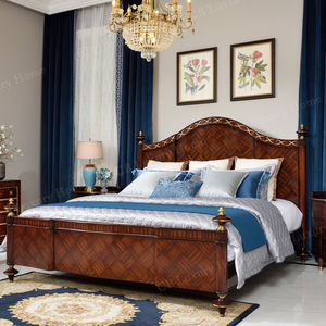 Lit Queen en bois massif de style britannique avec table de chevet, ensemble de meubles de chambre à coucher traditionnels faits à la main - Product Image 3