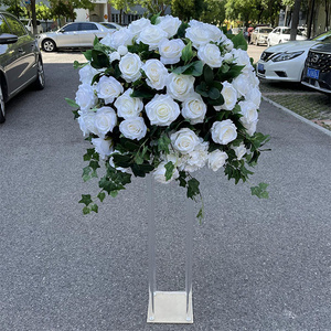 Sfera di Fiori di Seta Bianca per Centrotavola Decorativo da Matrimonio - Product Image 6