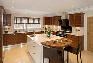 Meubles de cuisine américains sur mesure, ensemble d'armoires de cuisine en bois massif avec conception gratuite - Product Image 3