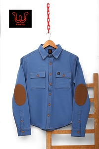 Chemise-veste en jean bleu tendance pour homme, style streetwear, avec poches poitrine et coudières, coupe droite, hiver - Product Image 1