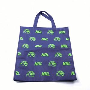 Sacs fourre-tout non tissés de style classique, dernier design, avec logo personnalisé imprimé en sérigraphie, utilisation promotionnelle, couleurs et motifs variés - Product Image 3