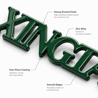Plaque de marque personnalisée de luxe en alliage de zinc avec lettrage 3D en relief et émail vert foncé pour sacs et vêtements, logo métallique sur mesure
