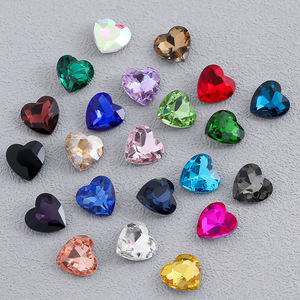 Fabricant d'accessoires de bijoux DIY en gros, diamant cœur à fond pointu, diamant cœur à fond argenté, diamant collé sur surface inférieure - Product Image 1