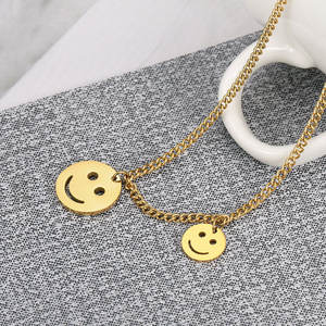 Collier avec pendentif visage souriant en acier inoxydable 316L plaqué or 14k 18k PVD, étanche, avec logo personnalisé, pour hommes et femmes - Product Image 1
