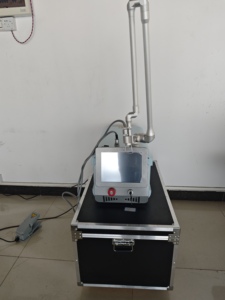 เครื่องเลเซอร์ CO2 กำลังสูง 3000W สำหรับการฟื้นฟูผิว ได้รับการรับรองมาตรฐาน CE แบบพกพา สำหรับการลบรอยแตกลาย - Product Image 5