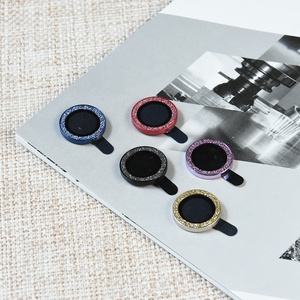 Protezione per Obiettivo <span class=keywords><strong>Fotocamera</strong></span> <span class=keywords><strong>iPhone</strong></span> 12 13 <span class=keywords><strong>14</strong></span> 15 16 17, Vetro Temperato 9H, Copertura Protettiva con Glitter e Paillettes per <span class=keywords><strong>iPhone</strong></span> 17 - Product Image 1