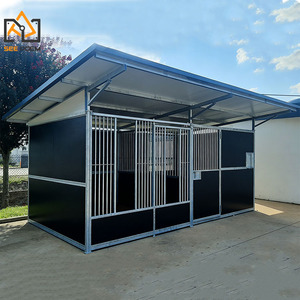Stalle Prefabbricate Temporanee in Acciaio per Cavalli, Box Portatile da Esterno con Tetto e Rastrelliera per Fieno, per Fattoria, Maiali, Polli, Cani e Conigli 3x3m - Product Image 1
