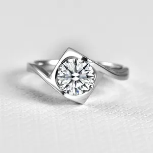 玫瑰金订婚戒指，女士戒指钻石金戒指