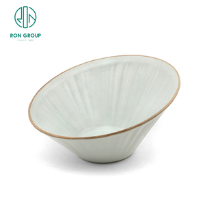 Nouveautés – Vaisselle en porcelaine blanche irrégulière de 6/8 pouces pour service alimentaire, dessert, salade, soupe – Vaisselle commerciale - Product Image 6