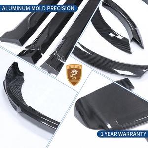 Kit carrozzeria in fibra di carbonio a secco stile ABINA per AITO M9: Labbro anteriore, Presa d'aria, Minigonne laterali, Diffusore posteriore, Parafanghi e Spoiler da tetto - Product Image 3