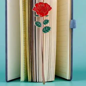 Venta al por mayor personalizado Metal Craft lindo Rosa marcapáginas flor libro página titular para los amantes de la lectura profesor apreciación regalos