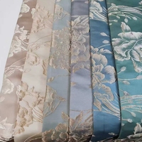 Haute qualité 100% polyester tissé fil teint personnaliser mode 3D or fleur fil teint brocart Jacquard tissus