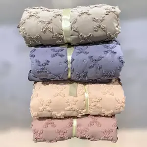 Ensemble de couette Nuut Elleine taille matrimoniale avec 2 taies d'oreiller en microfibre, utilisable toute l'année - Product Image 4