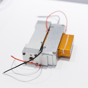 Module laser à <span class=keywords><strong>lumière</strong></span> <span class=keywords><strong>pulsée</strong></span> intense de qualité supérieure, réflecteur doré pour soins du <span class=keywords><strong>visage</strong></span>, composant fiable pour salon - Product Image 3