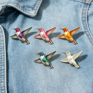 Pin Enamel Grosir Kustom Stok Beragam Warna Lencana Logam Burung Kolibri Set Pin Kerah Burung - Product Image 3