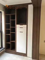 Gabinete de nicho de madera maciza budista Dios riqueza caja de incienso hogar adoración puerta Mesa pared salón Guanyin estatua de Buda moderna