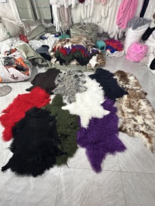 Tapis en <span class=keywords><strong>peau</strong></span> <span class=keywords><strong>de</strong></span> <span class=keywords><strong>mouton</strong></span> mongole tibétain véritable Tapis en laine longue frisée pour chambre à coucher salon - Product Image 3