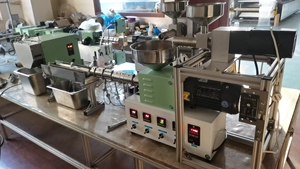 Single Screw <strong>Plastic</strong> Extruding <strong>Machine</strong>/<strong>Small</strong> <strong>Plastic</strong> <strong>Extruder</strong>/Lab Mini Extrusion - Product Image 5