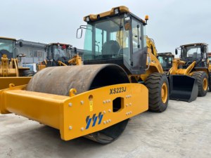 รถบดอัดดินแบบดรัมเดี่ยว Heavy Duty XS223J ขนาด 22 ตัน เครื่องยนต์ดีเซล ได้รับการรับรองมาตรฐาน CE และ EPA สำหรับงานปรับพื้นถนน - Product Image 2