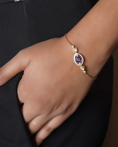 กำไลข้อมือ Evil-Eye Halo สุดหรู กำไลข้อมือเสริมสิริมงคล ดีไซน์สวยงาม ประดับคริสตัลสีน้ำเงิน โทนสีทองพรีเมียม - Product Image 3