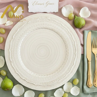 Assiettes de présentation élégantes en céramique blanche gaufrée, assiettes de dîner en porcelaine vintage pour mariages, événements, traiteur et location