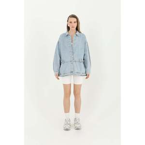 Chaqueta Vaquera Azul Claro de la Marca Soul para Mujer, con Detalle en la Cintura, Estilo Clásico, Corte Moderno, Prenda Exterior Versátil para Todas las Temporadas - Product Image 1