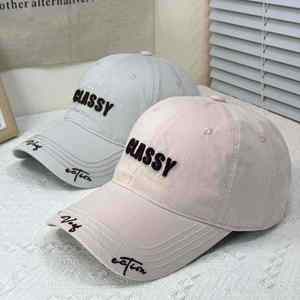 หมวกเบสบอลแบบนิ่มสีอ่อนปักลายตัวอักษรแบบสามมิติรุ่นใหม่ปี 2025 เป็นหมวกเบสบอลอเนกประสงค์และลำลอง - Product Image 2