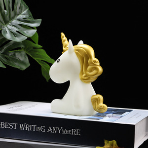 Vente en gros Veilleuse Licorne Jouet pour Enfants 7 Couleurs LED Lampe de Chevet Télécommande Tactile Alimentation de Rue pour Chambres - Product Image 3