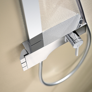 Venta directa <span class=keywords><strong>de</strong></span> fábrica Juego <span class=keywords><strong>de</strong></span> grifo <span class=keywords><strong>de</strong></span> ducha negro moderno Baño montado en la pared Juego <span class=keywords><strong>de</strong></span> mezclador <span class=keywords><strong>de</strong></span> ducha <span class=keywords><strong>de</strong></span> latón Baño - Product Image 3