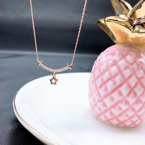Collana con ciondolo a stella in oro rosa con zirconi cubici per donna, gioiello minimalista da indossare tutti i giorni, con catena in lega, idea regalo. - Product Image 1