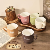Tasses en céramique empilables personnalisables avec nom, tasses à café gravées sur mesure multicolores mates, tasses à thé en grès personnalisées pour cadeau familial
